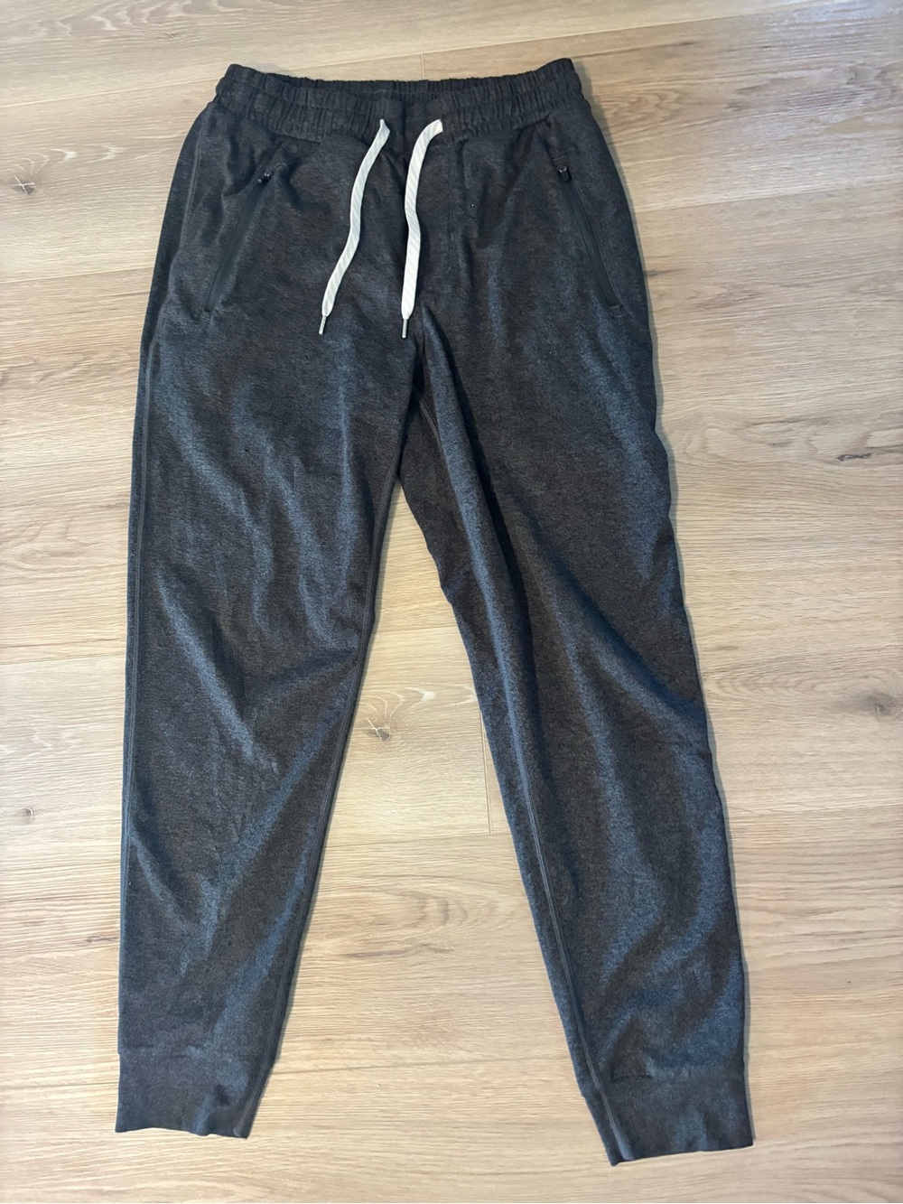 Vuori Men’s Ponto Performance Pants - Charcoal Heather MSRP $110